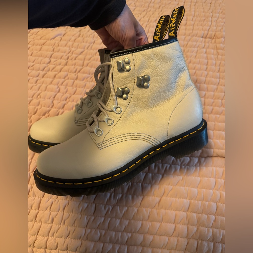 Dr. Martens 101 Leather Lace-Up Boots Yellow Stitch Sz US 9 NWOB